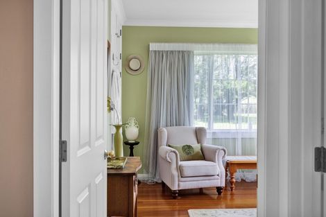 Photo of property in 5171b Mountain Road, Eltham, 4398