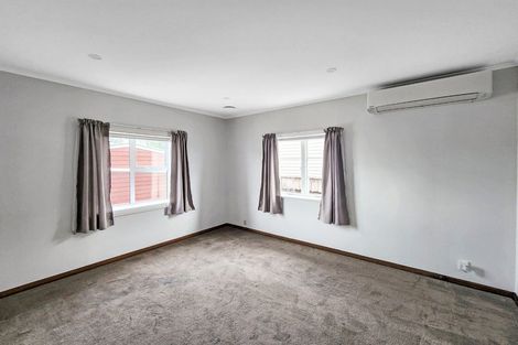 Photo of property in 52 Bell Road, Waiwhetu, Lower Hutt, 5010