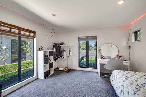 Photo of property in 17 Marsack Crescent, Halswell, Christchurch, 8025