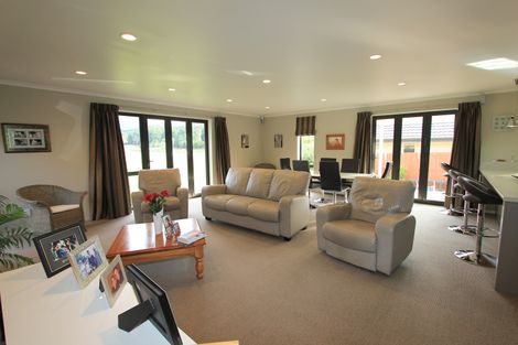 Photo of property in 191 Waikawa Road, Waikawa, Picton, 7220