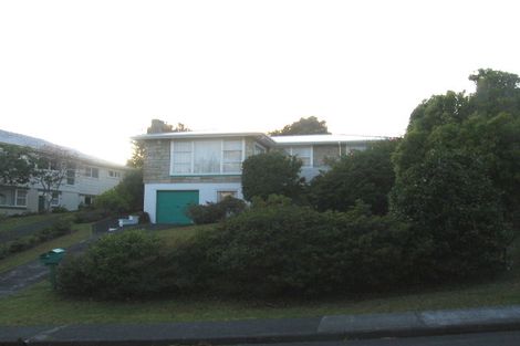 Photo of property in 4 Hamilton Place, Glenfield, Auckland, 0629