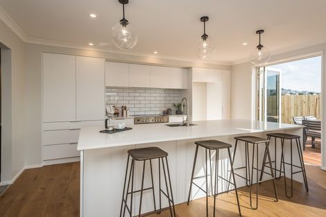 Photo of property in 94 Glenstrae Road, Redcliffs, Christchurch, 8081