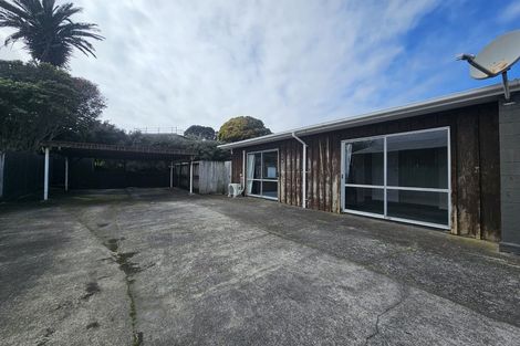 Photo of property in 12 Naumai Place, Spotswood, New Plymouth, 4310