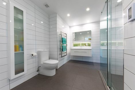 Photo of property in 43a Te Ahuahu Road, Piha, New Lynn, 0772