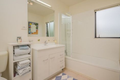 Photo of property in 72c Seabrook Avenue, New Lynn, Auckland, 0600