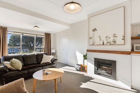 Photo of property in 9 Selwyn Street, Lower Vogeltown, New Plymouth, 4310