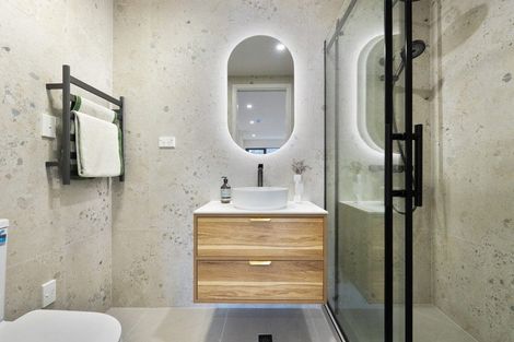 Photo of property in 69b Chivalry Road, Glenfield, Auckland, 0629