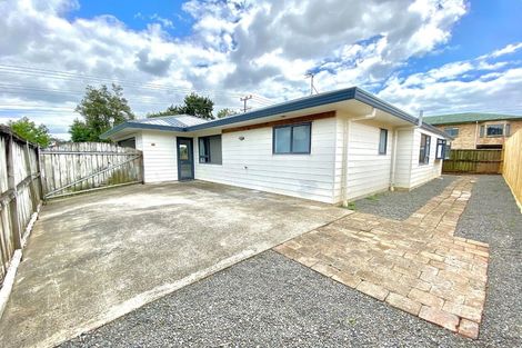 Photo of property in 186 Henderson Valley Road, Henderson, Auckland, 0612