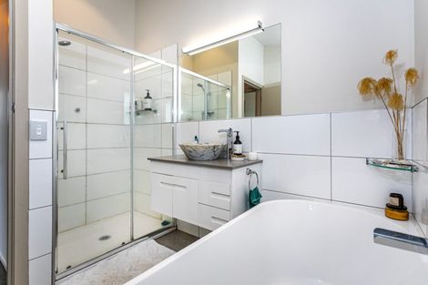 Photo of property in 20 Daphne Road, Tairua, 3508