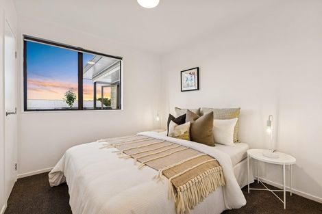 Photo of property in 2/4 Myna Place, Weymouth, Auckland, 2103