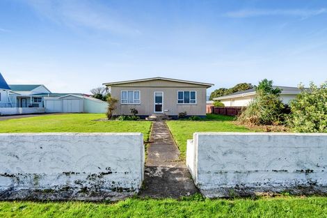 Photo of property in 139 Tasman Street, Opunake, 4616