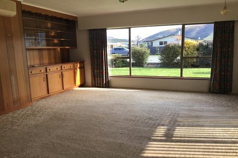 Photo of property in 4 Grace Street, Waimate, 7924