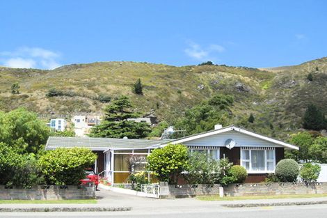 Photo of property in 5 Clark Street, Sumner, Christchurch, 8081