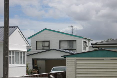 Photo of property in 1/50 Rambler Crescent, Beach Haven, Auckland, 0626