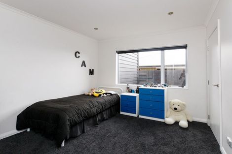 Photo of property in 4 D'urville Place, Kelvin Grove, Palmerston North, 4414
