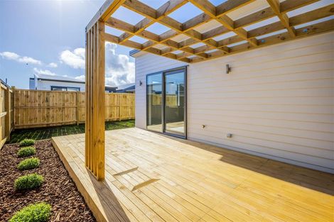 Photo of property in 12 Fredrick Hanson Road, Papakura, 2110