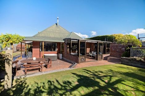 Photo of property in 18 Inverness Crescent, Arrowtown, 9302