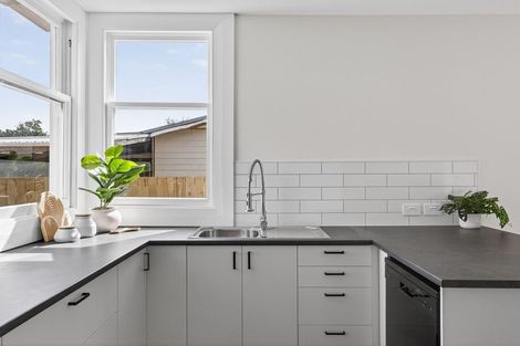 Photo of property in 27 Endcliffe Road, Kaiti, Gisborne, 4010