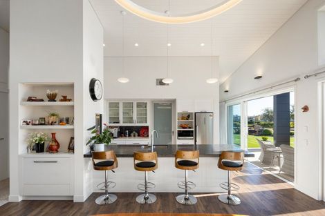 Photo of property in 1 Baxter Michael Crescent, Cambridge, 3434