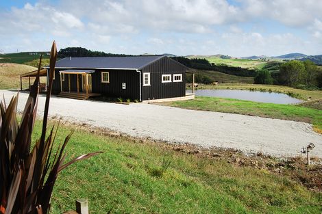 Photo of property in 956c Oneriri Road, Kaiwaka, 0573