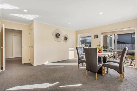 Photo of property in 10 Briar Vale Place, Flat Bush, Auckland, 2016