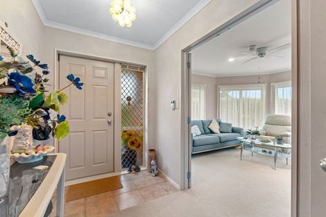 Photo of property in 2 Piriti Drive, Te Atatu Peninsula, Auckland, 0610