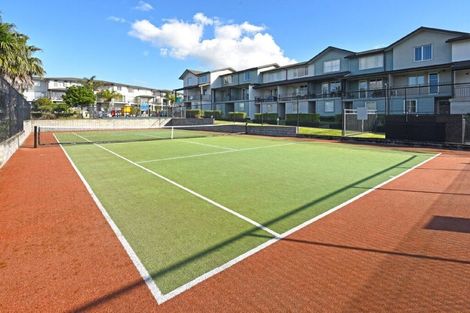 Photo of property in 5 Opito Way, East Tamaki, Auckland, 2013