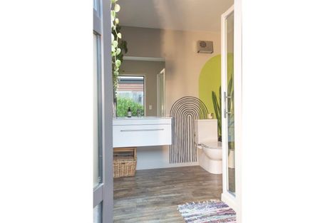 Photo of property in 1 Merivale Avenue, Wanaka, 9305