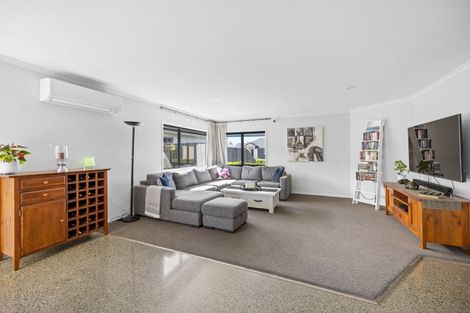 Photo of property in 7 Ruakituri Place, Te Awa, Napier, 4110
