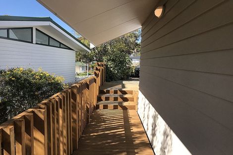 Photo of property in 20 Cypress Place, Sunnynook, Auckland, 0620