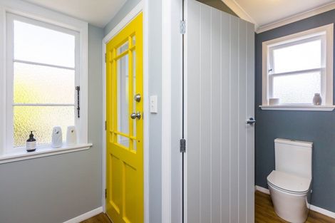 Photo of property in 32 Heretaunga Square, Silverstream, Upper Hutt, 5019