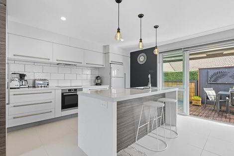 Photo of property in 11 Haden Place, Omokoroa, 3114