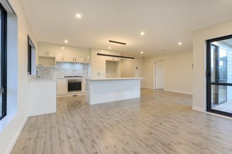 Photo of property in 40 Koroheke Road, Takanini, 2110