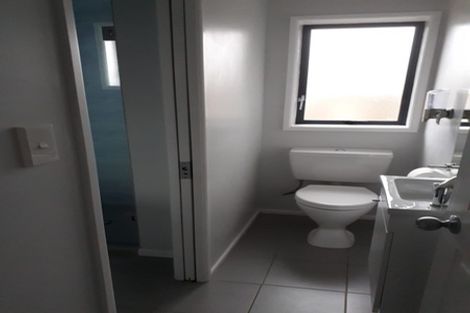 Photo of property in 8 Kumar Place, The Gardens, Auckland, 2105