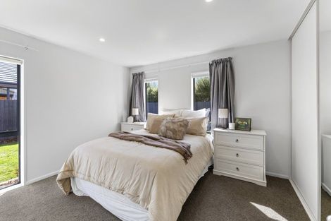 Photo of property in 28 Hawkins Place, Rangiora, 7400