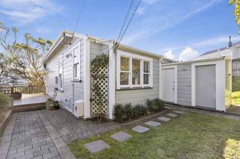 Photo of property in 11 Nevay Road, Miramar, Wellington, 6022