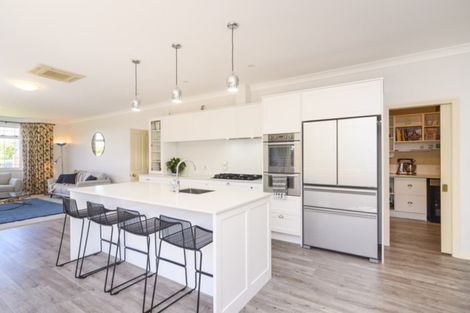 Photo of property in 8 Kowhai Avenue, Takaro, Palmerston North, 4410