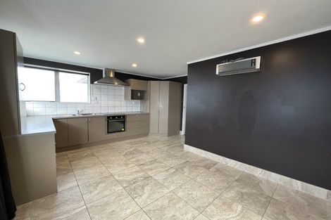 Photo of property in 13 Sombrero View, Ascot Park, Porirua, 5024