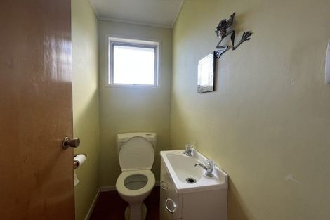 Photo of property in 5 Kapiti Place, Sunnynook, Auckland, 0620