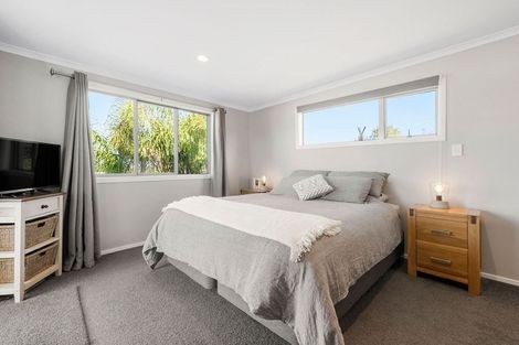 Photo of property in 900b Whangaparaoa Road, Manly, Whangaparaoa, 0930