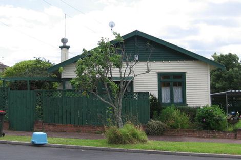 Photo of property in 245 Whitney Street, Blockhouse Bay, Auckland, 0600