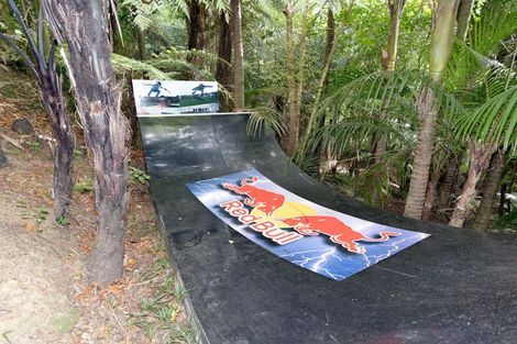 Photo of property in 11 Minnehaha Avenue, Titirangi, Auckland, 0604