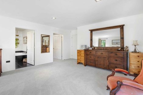 Photo of property in 424 Tararua Road, Levin, 5571