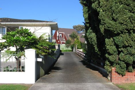 Photo of property in 5a Covil Avenue, Te Atatu South, Auckland, 0610