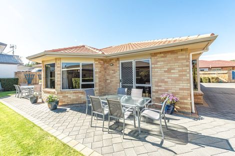 Photo of property in 16 Gilligan Close, College Estate, Whanganui, 4500