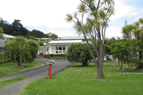 Photo of property in 85 Tindalls Bay Road, Tindalls Beach, Whangaparaoa, 0930