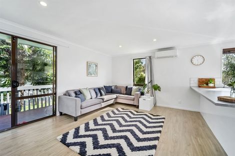 Photo of property in 1/26 Waiora Road, Stanmore Bay, Whangaparaoa, 0932