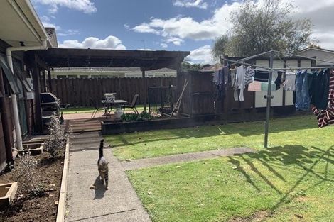 Photo of property in 8 Zenith Place, Conifer Grove, Takanini, 2112