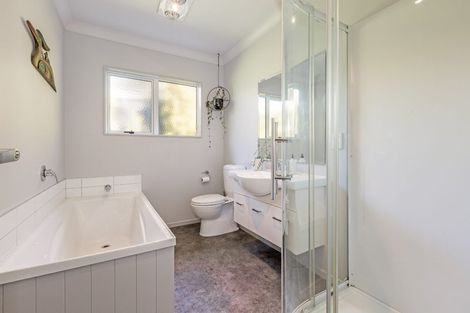 Photo of property in 6 Spritsail Place, Whitby, Porirua, 5024