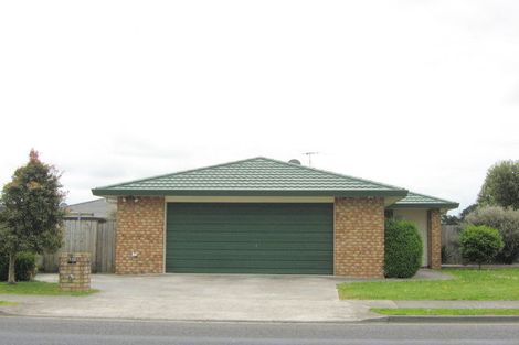 Photo of property in 102 Manuroa Road, Takanini, 2112